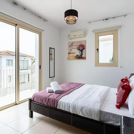 Stellar 3-bedroom And Pool In Villa *