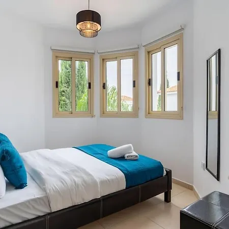 Stellar 3-bedroom And Pool In Vila Protaras