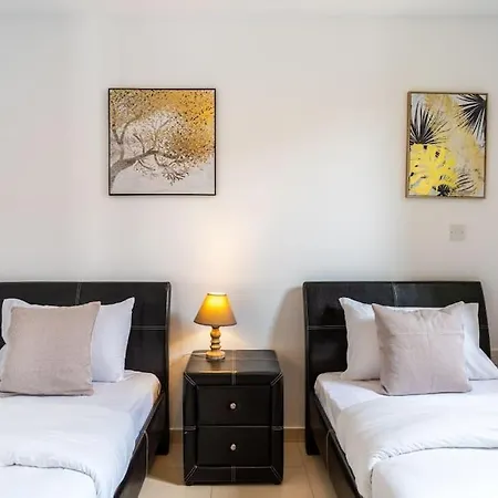 Stellar 3-bedroom And Pool In