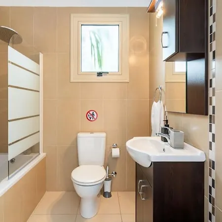 Stellar 3-bedroom And Pool In